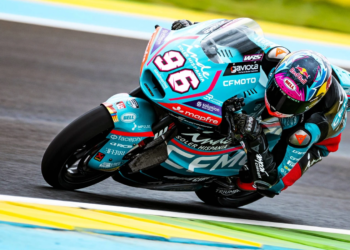 Daniel Holgado runs out victorious in Brazilian Moto2 race