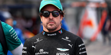 Fernando Alonso has jumped to the defence of Honda