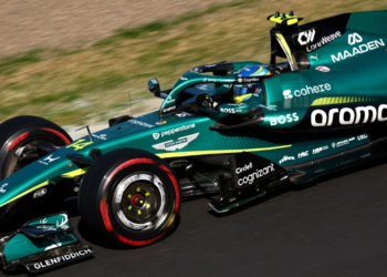 Aston Martin has been labelled "embarrassing" by Karun Chandhok