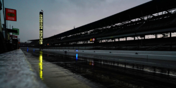 An empty pit lane when qualifying was originally supposed to be getting started. Photo: Kevin Dejewski