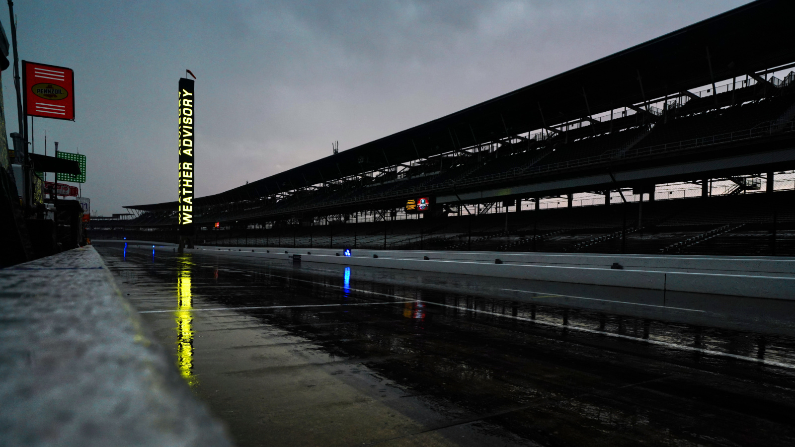 An empty pit lane when qualifying was originally supposed to be getting started. Photo: Kevin Dejewski