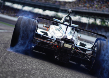 Peeling away to run laps over 232 MPH. Photo: Kevin Dejewski