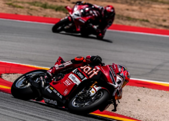 Nicolo Bulega prevails after fierce fight in Aragon WorldSBK Superpole Race