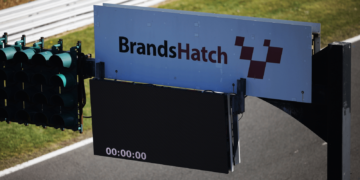 Daryl De Leon tops BTCC Brands Hatch Free Practice
