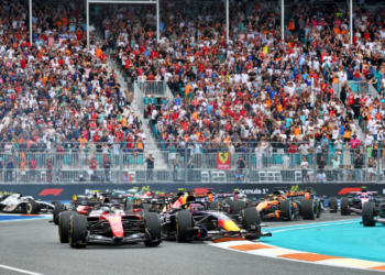 Max Verstappen somehow managed to save his car from the wall at the start
