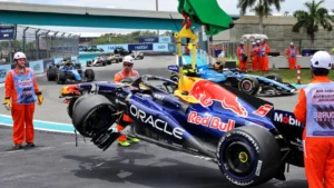 Isack Hadjar and Pierre Gasly sensationally crash out of F1 Miami GP