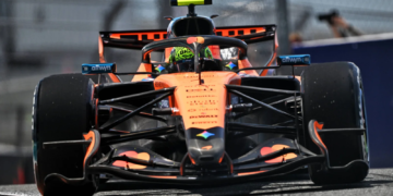 Lando Norris stormed to sprint qualifying pole position at the F1 Miami GP