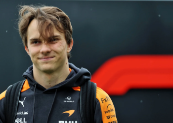 Oscar PIastri has slammed McLaren's decision to start the F1 Canadian GP on hard tyres