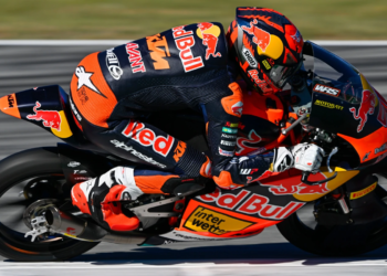Brian Uriarte seals maiden Moto3 victory in chaotic Mugello fight