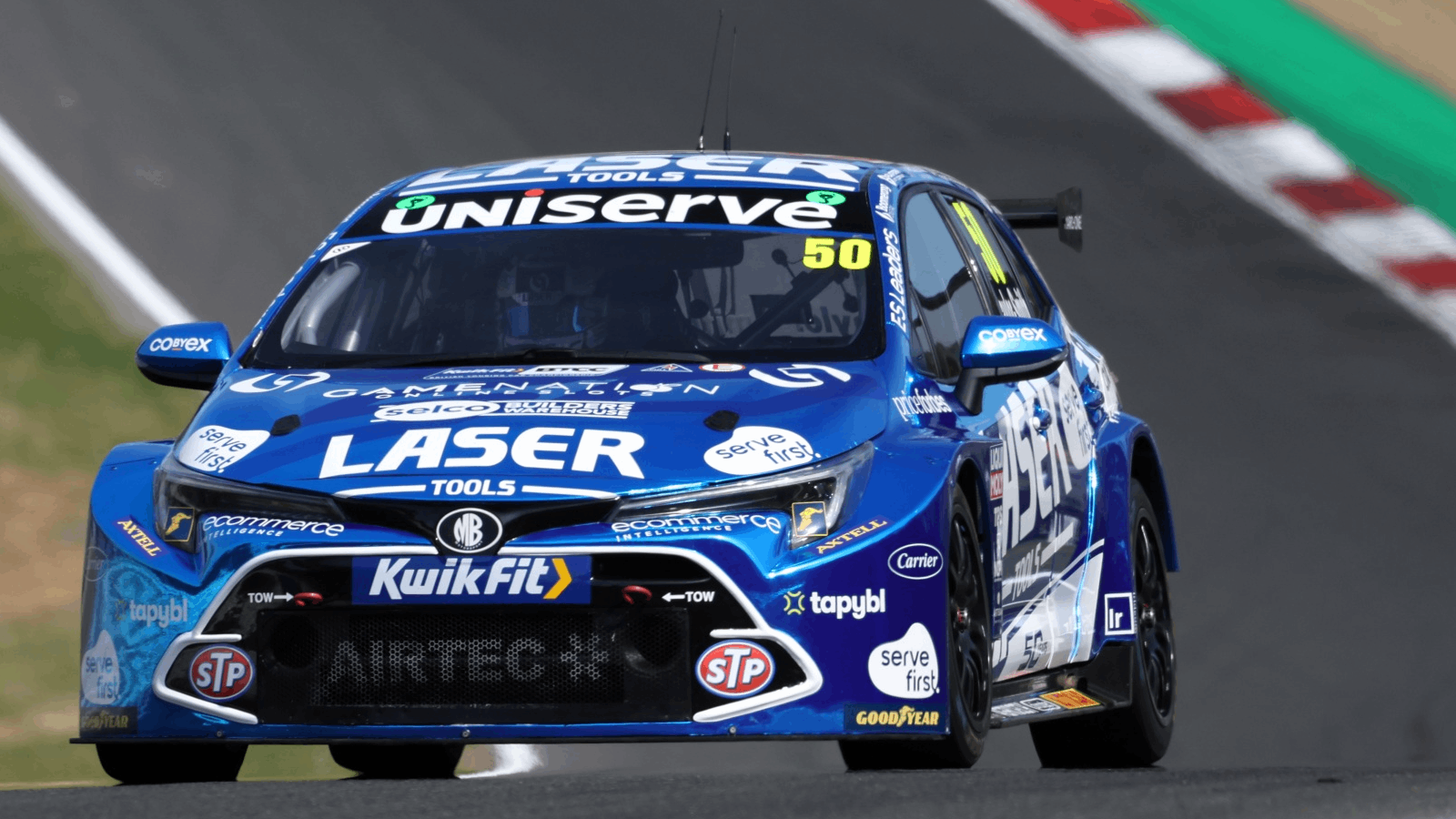 Árón Taylor-Smith wins first BTCC race in 10 years at Brands Hatch