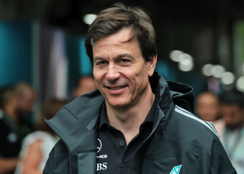 Toto Wolff has been labelled a "rock star" for letting the Mercedes drivers race in Canada