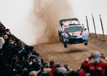 Thierry Neuville leads Rally de Portugal after dramatic penultimate stage