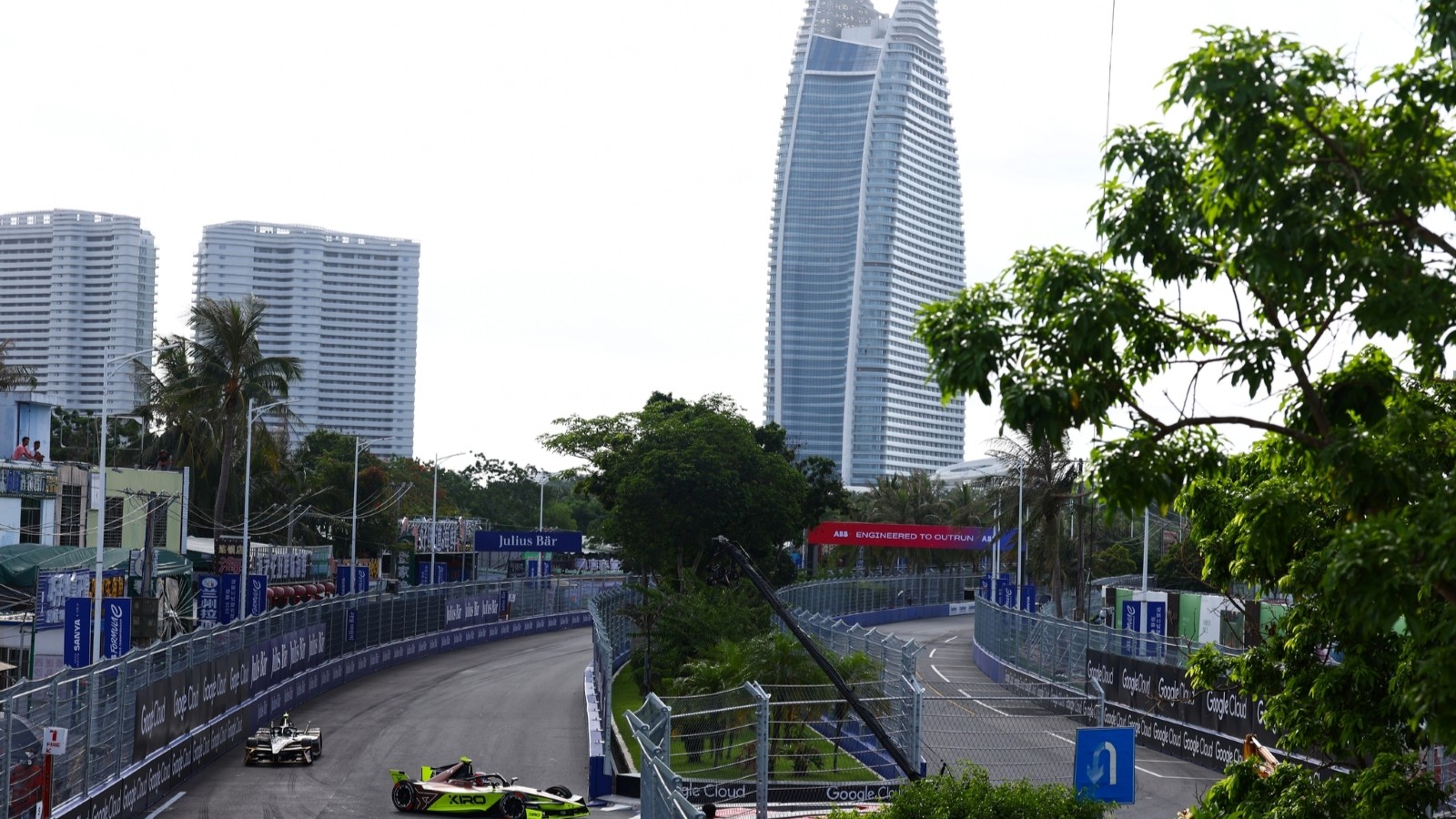 Jake Dennis leads historic Andretti 1-2 as strategy and chaos shapes Formula E thriller in Sanya