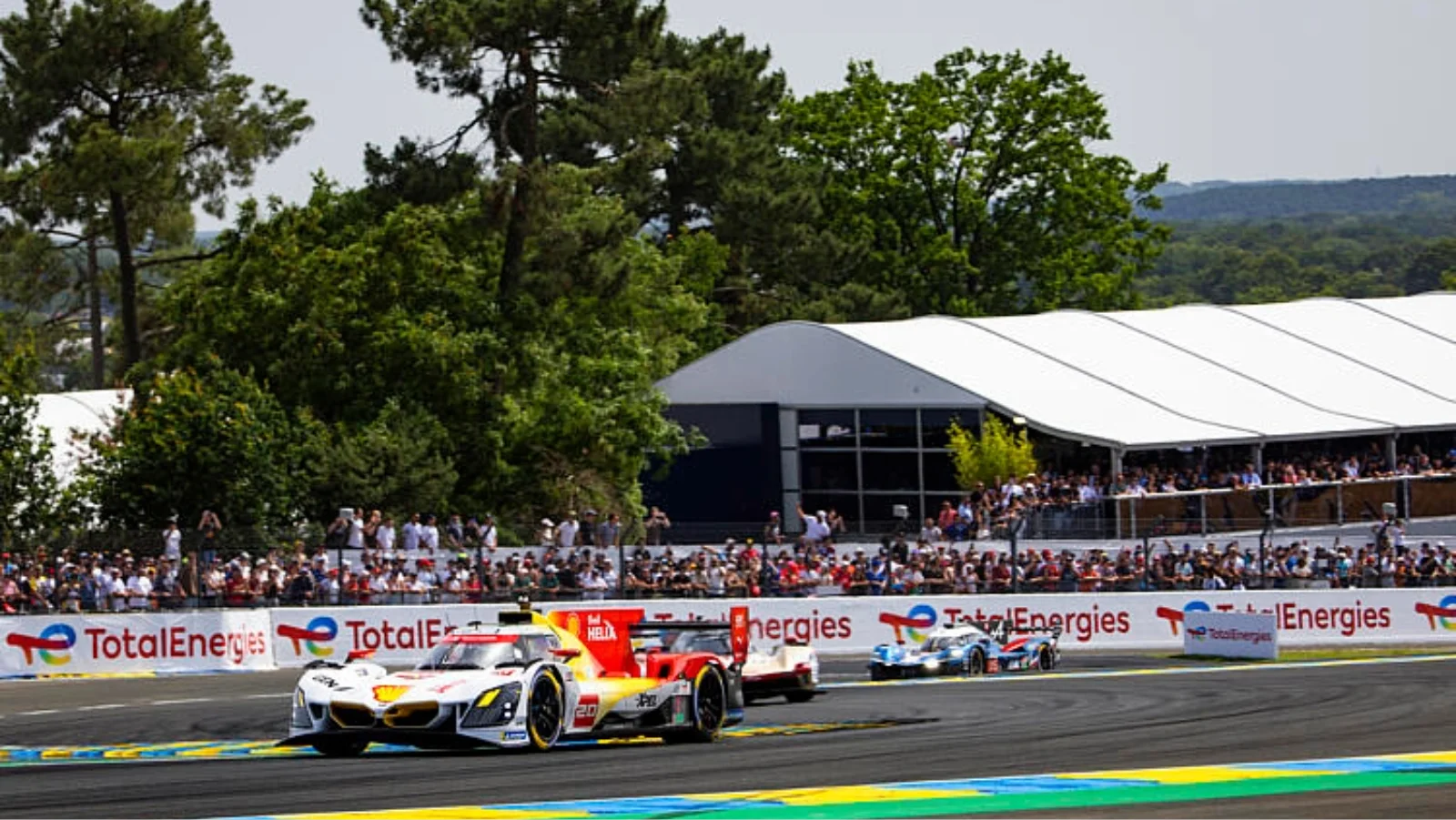 20 FRIJNS Robin (nld), RAST René (ger), VAN DER LINDE Sheldon (zaf), BMW M Team WRT, BMW M Hybrid V8 #20, Hypercar, action during the 24 Hours of Le Mans 2026, 3rd round of the 2026 FIA World Endurance Championship, on June 13, 2026 on the Circuit des 24 Heures du Mans in Le Mans, France - Photo Julien Delfosse / DPPI
