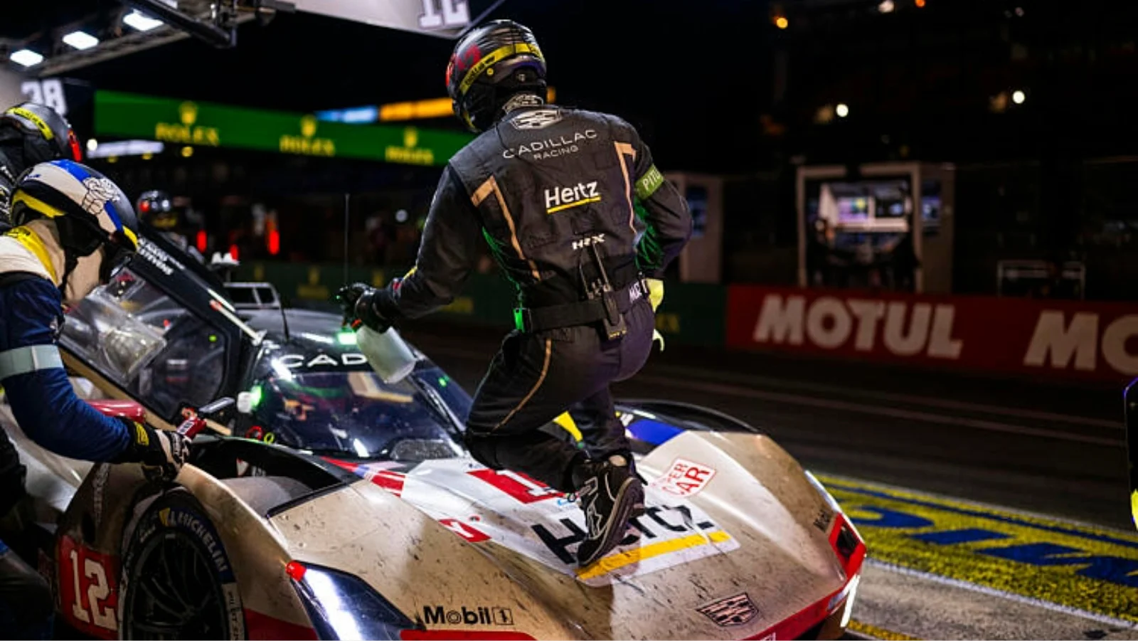Cadillac Hertz Team Jota mechanic, mecanicien during the 24 Hours of Le Mans 2026, 3rd round of the 2026 FIA World Endurance Championship, on June 14, 2026 on the Circuit des 24 Heures du Mans in Le Mans, France - Photo Charly López / DPPI Référence N° :