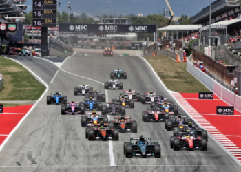 Lewis Hamilton was unable to jump George Russell at the start