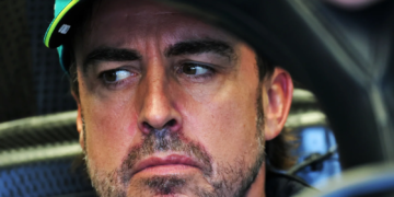 Fernando Alonso has savaged the presence of hybrid engines in F1