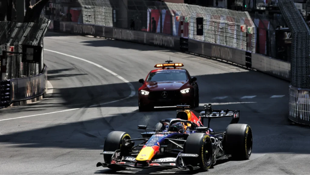 Max Verstappen (NLD) Red Bull Racing RB22 at the start of the race. 07.06.2026. Formula 1 World Championship, Rd 6, Monaco Grand Prix, Monte Carlo, Monaco, Race Day.