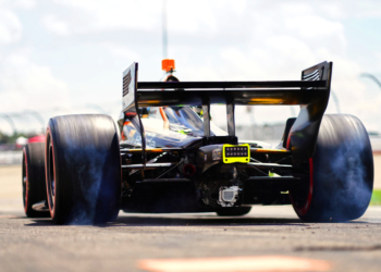 Drivers peeled away from pit lane to take their turn on the track. Photo: Kevin Dejewski