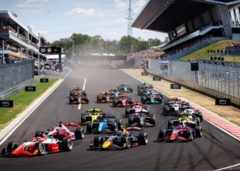 Sebastian Montoya (COL) Prema Racing leads at the start of the race. 25.07.2026. FIA Formula 2 Championship, Rd 9, Budapest, Hungary, Sprint Race, Saturday.