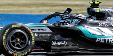 Kimi Antonelli overthrows Lewis Hamilton to take convincing Silverstone Sprint victory