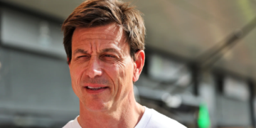 Toto Wolff braced for Mercedes F1 title fight with Ferrari