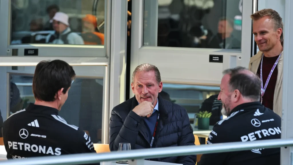 Brookes believes Mercedes and Verstappen are still in talks for a potential 2027 switch from Red Bull