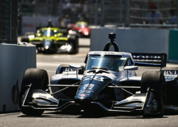 Ericsson pushed hard in the final stint to get back to the front. Photo: IndyCar - James Black