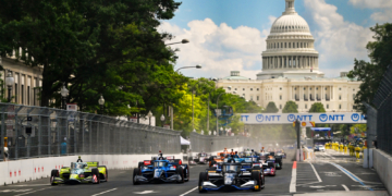 Many people watched the special race from Washington D.C. Photo: IndyCar - James Black