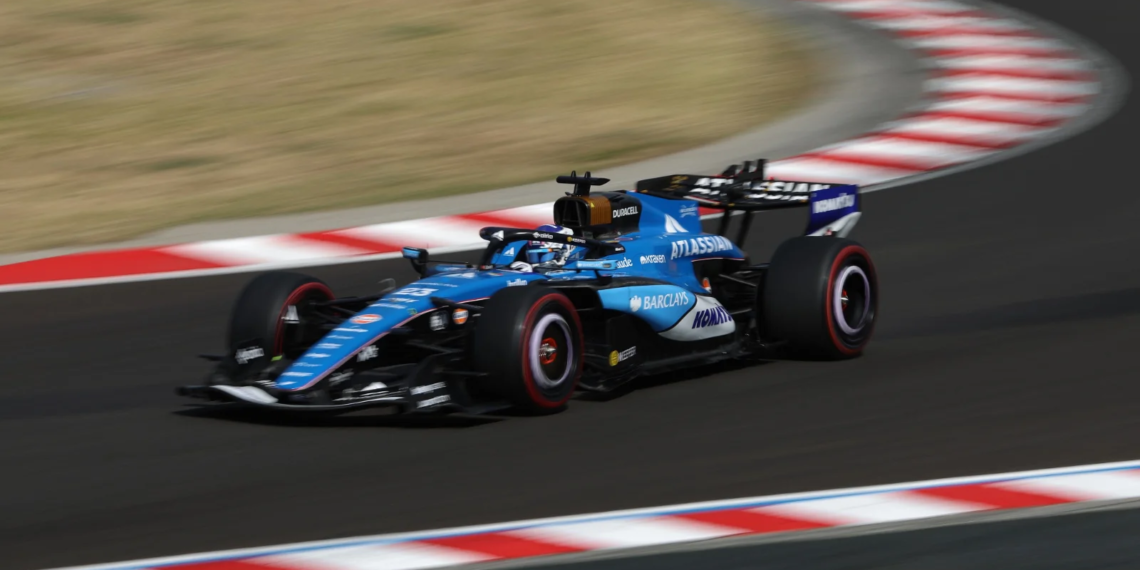 Williams driver confirms F1 future with contract announcement