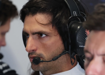 Carlos Sainz ends F1 future speculation with Williams decision