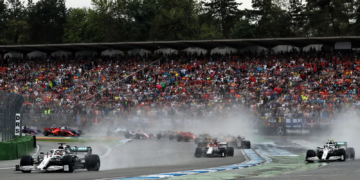 Lewis Hamilton (GBR) Mercedes AMG F1 W10 leads at the start of the race. 28.07.2019. Formula 1 World Championship, Rd 11, German Grand Prix, Hockenheim, Germany, Race Day.