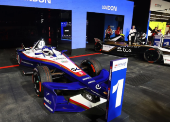 Pascal Wehrlein inches closer to Formula E title with London victory