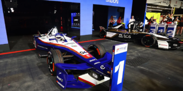 Pascal Wehrlein inches closer to Formula E title with London victory