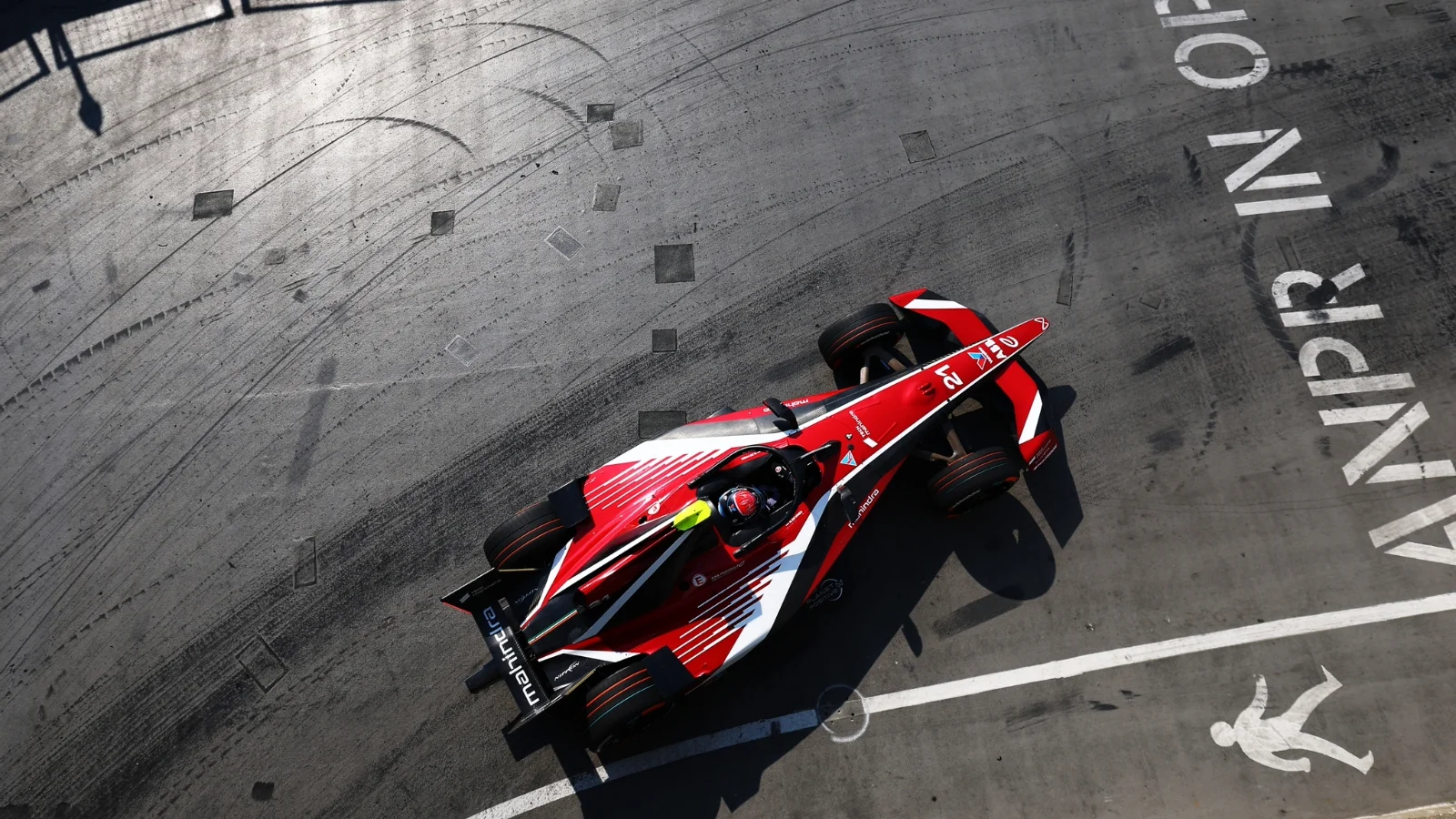 LONDON, ENGLAND - AUGUST 14: Nyck de Vries of the Netherlands driving the (21) Mahindra Racing Mahindra M12Electro on track during practice, ahead of the London E-Prix at ExCel London on August 14, 2026 in London, England.