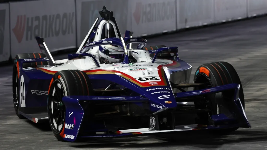 Pascal Wehrlein utilised some clever strategy and good luck to win Race 1