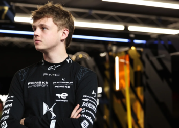 aylor Barnard of Great Britain and DS PENSKE looks on in the Pitlane during qualifying, ahead of the London E-Prix, Round 16 of the 2026 FIA Formula E World Championship at ExCel London on August 15, 2026 in London, England. (Photo by Alastair Staley/LAT Images)