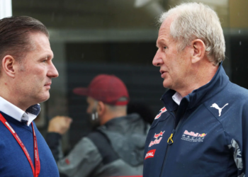 Max Verstappen F1 talks with Red Bull