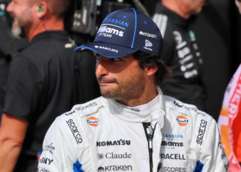 Carlos Sainz breaks silence on Audi transfer rumours amid new Williams F1 deal