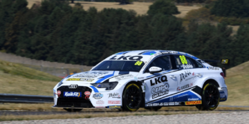 Mikey Doble controls BTCC Silverstone Race to Pole