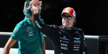 Aston Martin ambassador issues ‘wait and see’ update on Fernando Alonso F1 future