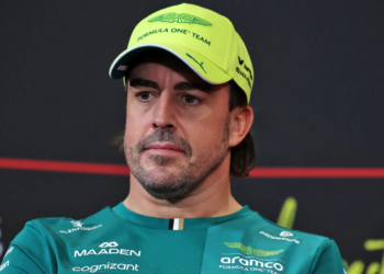 Fernando Alonso is yet to commit to F1 for 2027