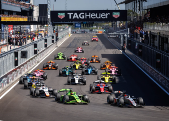 Ritomo Miyata (JPN) Hitech leads at the start of the race. 12.09.2026. FIA Formula 2 Championship, Rd 11, Sprint Race, Madrid, Spain, Saturday.