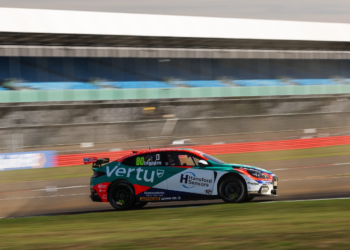 Tom Ingram wins at wet Silverstone in BTCC Race 3