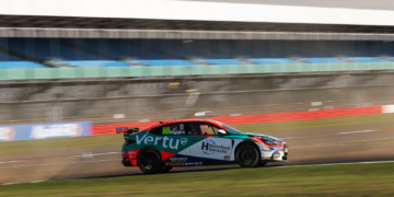 Tom Ingram wins at wet Silverstone in BTCC Race 3