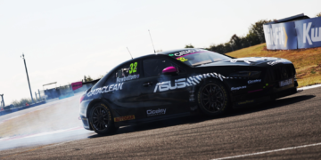 Dan Rowbottom tops tight BTCC Silverstone Free Practice