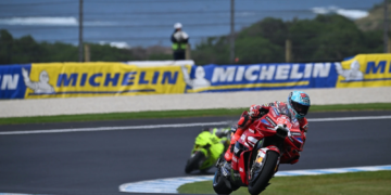 Marc Marquez regains championship lead with Australian MotoGP sprint victory after Jorge Martin crashes