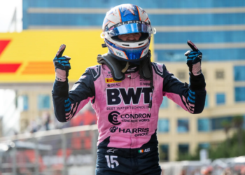 Alexander Dunne (IRE) Rodin Motorsport celebrates his third position in parc ferme. 25.09.2026. FIA Formula 2 Championship, Rd 12, Baku, Azerbaijan, Feature Race 1.
