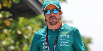 Fernando Alonso (ESP) Aston Martin F1 Team. 03.10.2026. Formula 1 World Championship, Rd 16, Bahrain Grand Prix, Sepang, Malaysia, Qualifying Day.