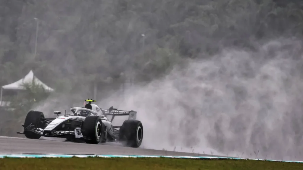 Bottas crashed out at Sepang calling out the Safety Car